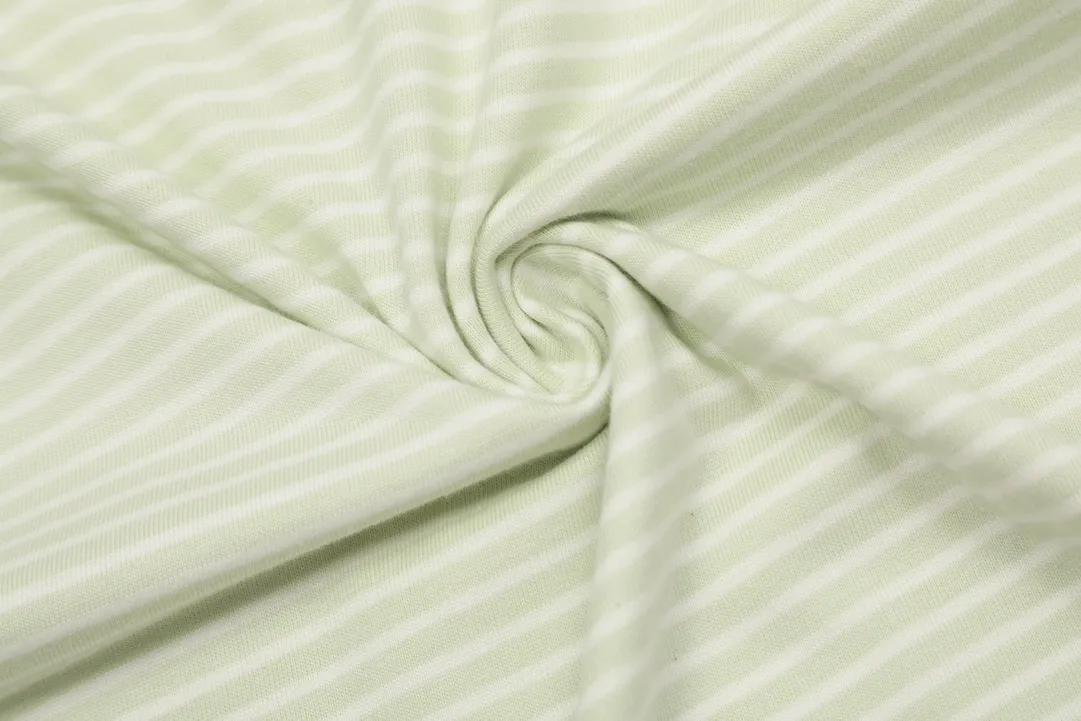 vivienne west wood west queen vivian ‼ ️Best-selling model in June Striped classic embroidered short-sleeves Pinstriped pure cotton stretch fabric Children's clothing-level quality Soft and skin-friendly The upper body is extremely comfortable Top-selling models of 2024 No need to say more Just go to the details Full series of correct accessories As we all know, striped fabrics need to be cut according to the grain The loss is huge It is twice the cost of ordinary solid-color short-sleeved fabrics Every detail is completely restored and directly stretched Color: Pink Blue Green Size: XS-L